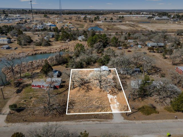 186 Zimmerman Ave, Bastrop, TX 78602