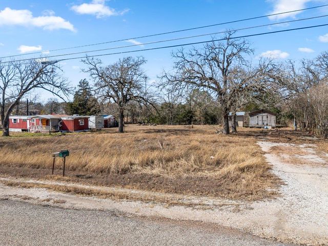 186 Zimmerman Ave, Bastrop, TX 78602