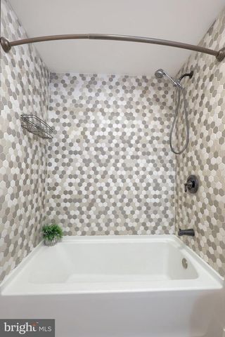 20 S 5TH ST, Columbia, PA 17512