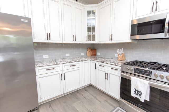 886 Cherry Grove Dr, Hendersonville, TN 37075