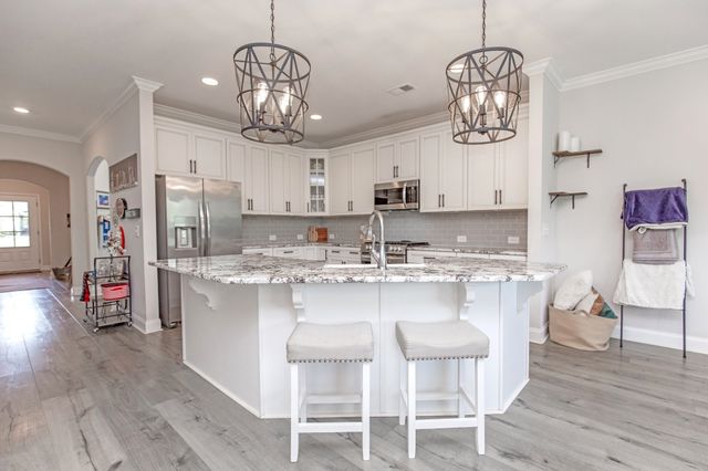 886 Cherry Grove Dr, Hendersonville, TN 37075