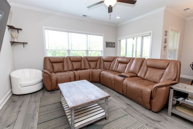 886 Cherry Grove Dr, Hendersonville, TN 37075