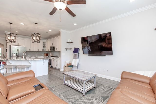 886 Cherry Grove Dr, Hendersonville, TN 37075