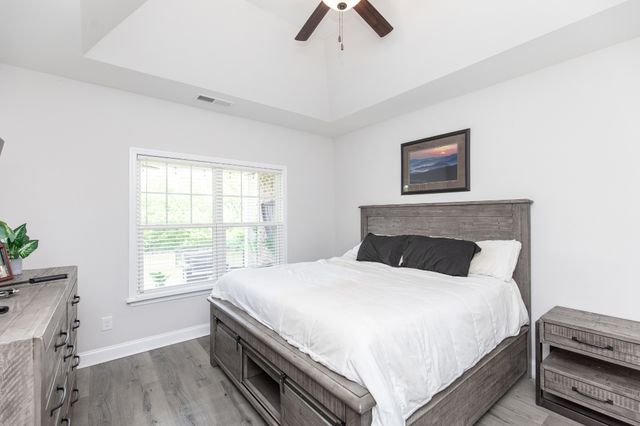 886 Cherry Grove Dr, Hendersonville, TN 37075