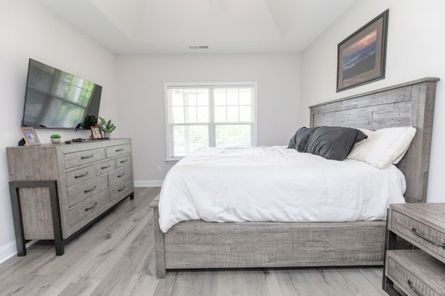 886 Cherry Grove Dr, Hendersonville, TN 37075