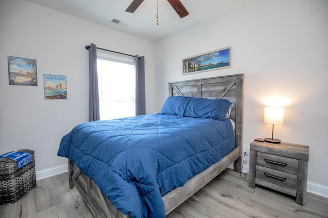 886 Cherry Grove Dr, Hendersonville, TN 37075