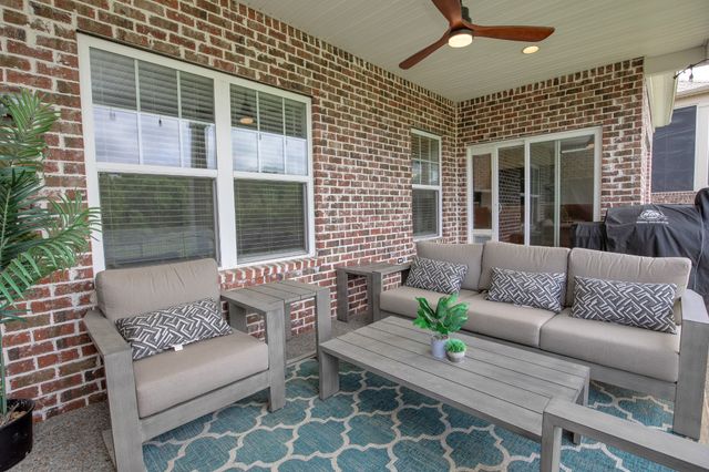 886 Cherry Grove Dr, Hendersonville, TN 37075
