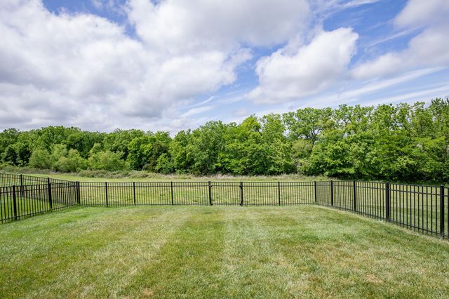 886 Cherry Grove Dr, Hendersonville, TN 37075