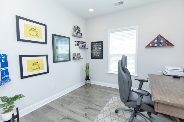 886 Cherry Grove Dr, Hendersonville, TN 37075