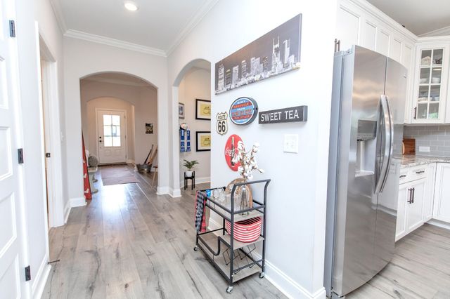 886 Cherry Grove Dr, Hendersonville, TN 37075