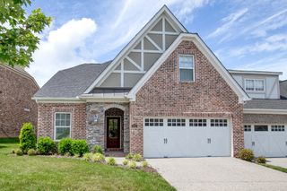 886 Cherry Grove Dr, Hendersonville, TN 37075