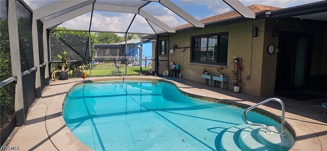 1823 SE 15th ST, Cape Coral, FL 33990