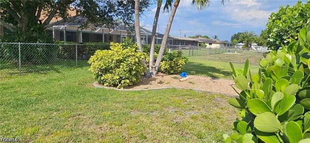 1823 SE 15th ST, Cape Coral, FL 33990