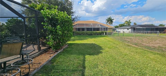 1823 SE 15th ST, Cape Coral, FL 33990