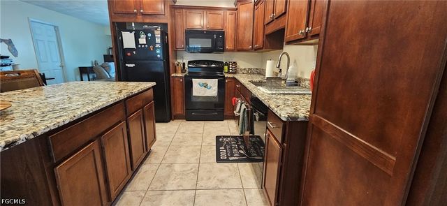 1823 SE 15th ST, Cape Coral, FL 33990