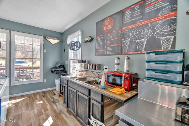 409 Fritz Street, Damascus, VA 24236