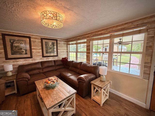 396 Douglas Highway, Hazlehurst, GA 31539