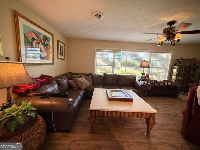 396 Douglas Highway, Hazlehurst, GA 31539