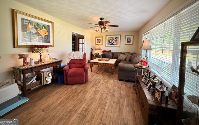 396 Douglas Highway, Hazlehurst, GA 31539