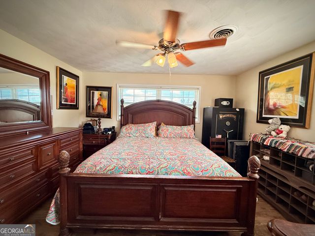 396 Douglas Highway, Hazlehurst, GA 31539