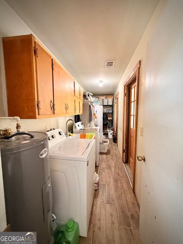 396 Douglas Highway, Hazlehurst, GA 31539