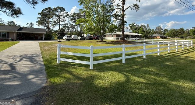 396 Douglas Highway, Hazlehurst, GA 31539
