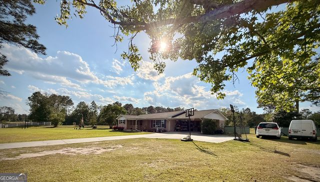 396 Douglas Highway, Hazlehurst, GA 31539