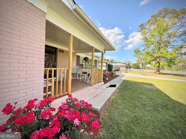 396 Douglas Highway, Hazlehurst, GA 31539