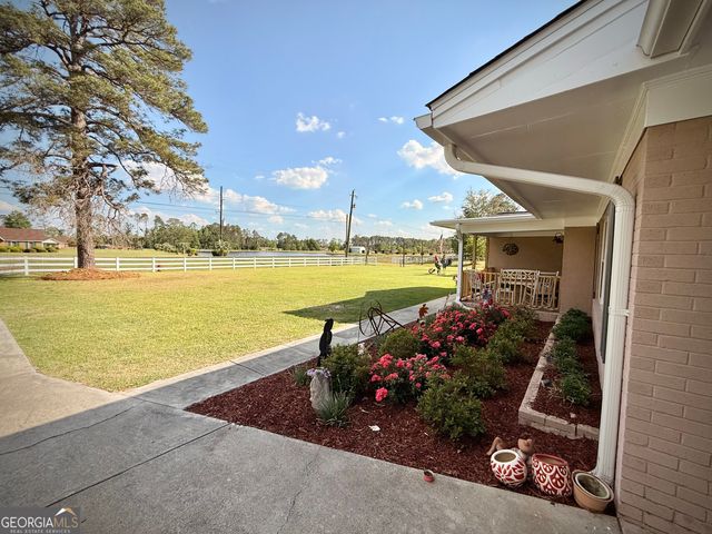 396 Douglas Highway, Hazlehurst, GA 31539