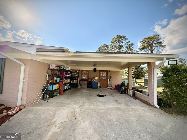 396 Douglas Highway, Hazlehurst, GA 31539