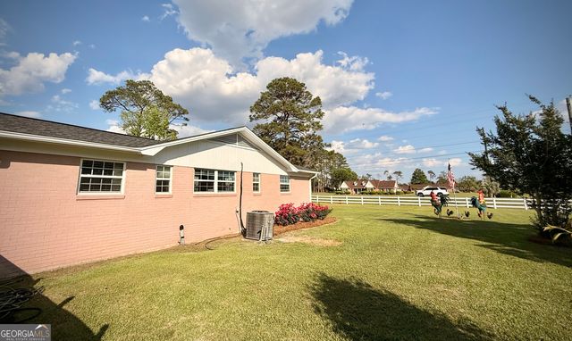 396 Douglas Highway, Hazlehurst, GA 31539