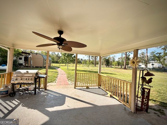 396 Douglas Highway, Hazlehurst, GA 31539