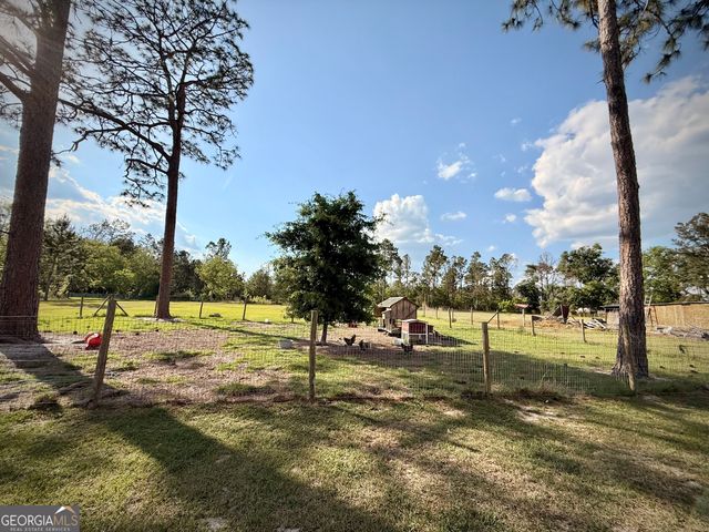 396 Douglas Highway, Hazlehurst, GA 31539