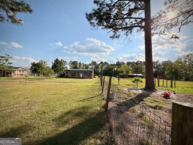 396 Douglas Highway, Hazlehurst, GA 31539