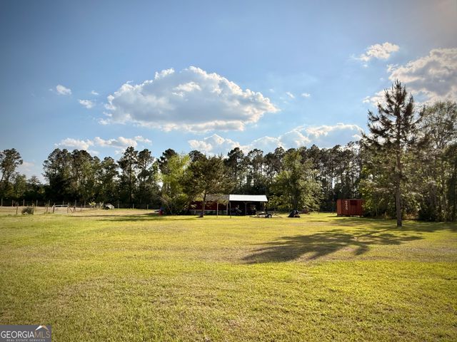 396 Douglas Highway, Hazlehurst, GA 31539