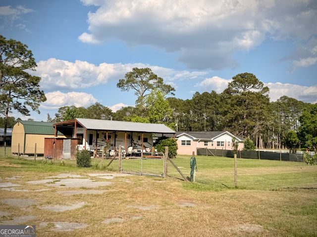 396 Douglas Highway, Hazlehurst, GA 31539