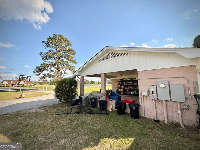 396 Douglas Highway, Hazlehurst, GA 31539