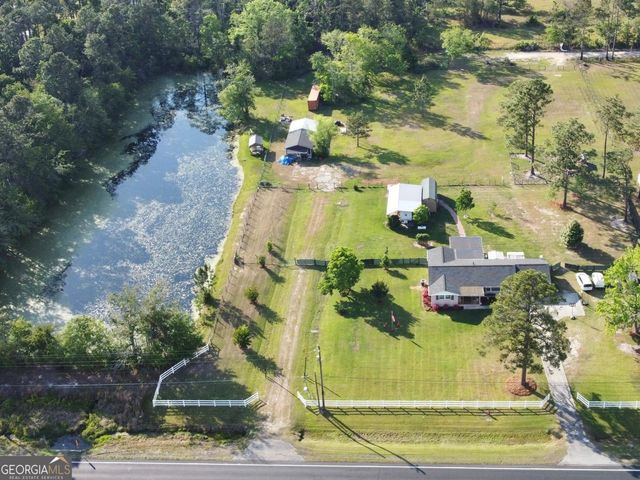 396 Douglas Highway, Hazlehurst, GA 31539