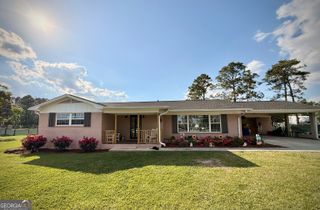 396 Douglas Highway, Hazlehurst, GA 31539