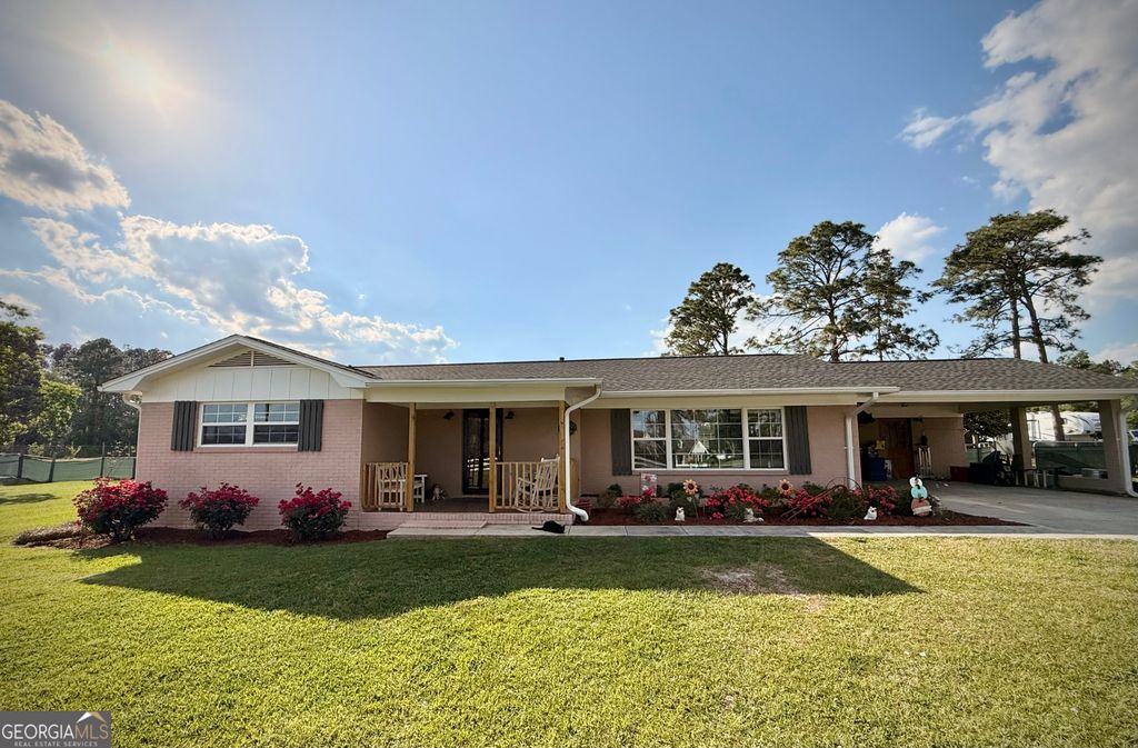 396 Douglas Highway, Hazlehurst, GA 31539