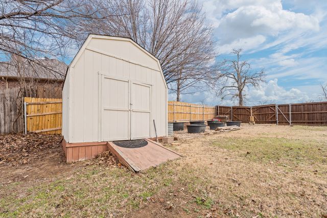 201 Brianne Court, Joshua, TX 76058