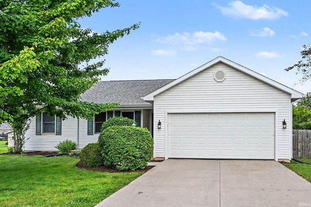 1001 Colonial Manor Drive, Goshen, IN 46526