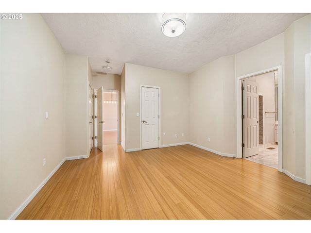 6636 S VIRGINIA Ave, Portland, OR 97239