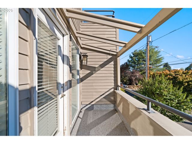 6636 S VIRGINIA Ave, Portland, OR 97239