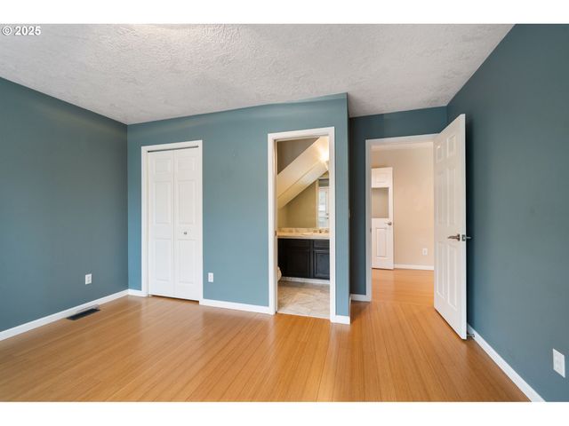 6636 S VIRGINIA Ave, Portland, OR 97239