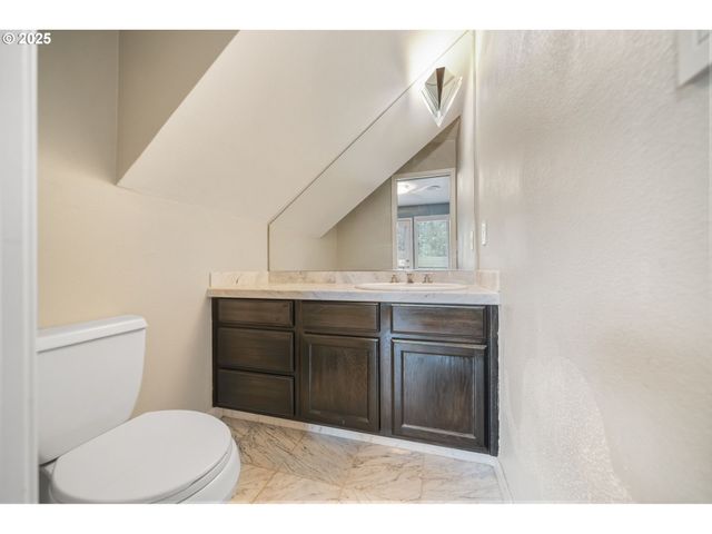 6636 S VIRGINIA Ave, Portland, OR 97239