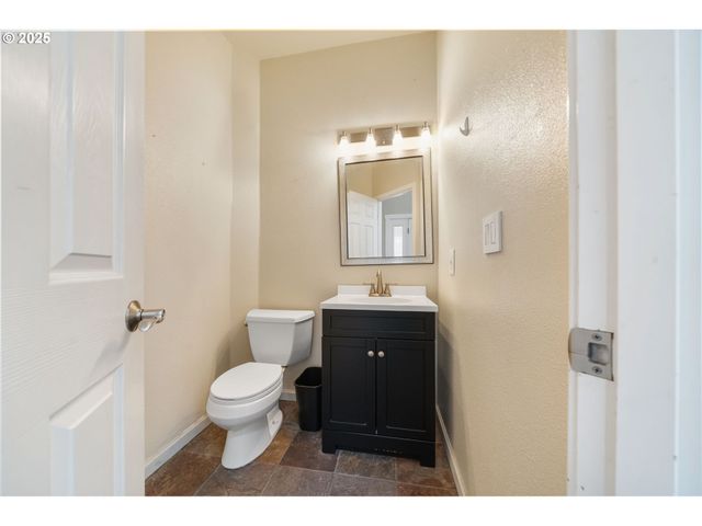 6636 S VIRGINIA Ave, Portland, OR 97239