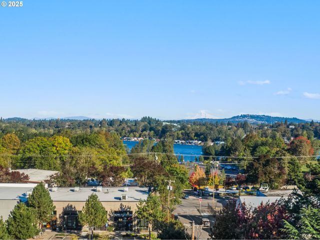 6636 S VIRGINIA Ave, Portland, OR 97239