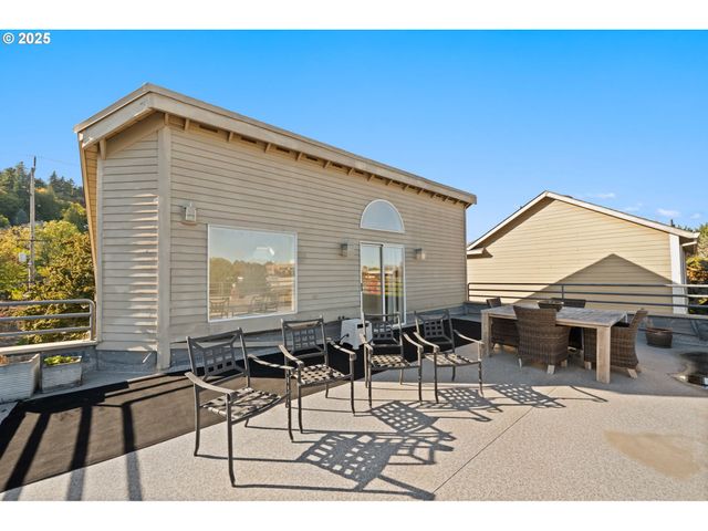 6636 S VIRGINIA Ave, Portland, OR 97239