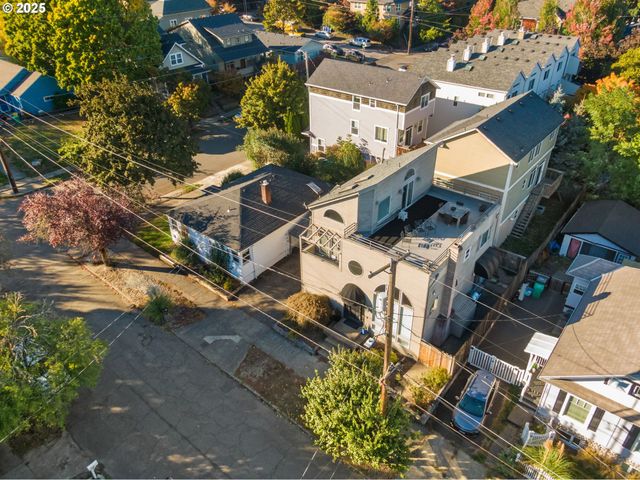 6636 S VIRGINIA Ave, Portland, OR 97239